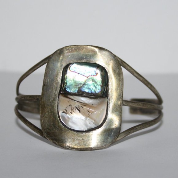 Sterling silver Jewelry - Vintage sterling silver cuff bracelet with shell
